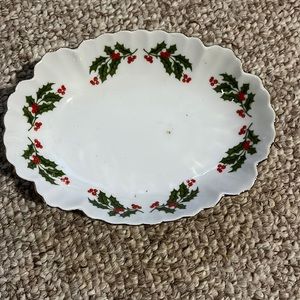 Small Kashima Christmas holly dish